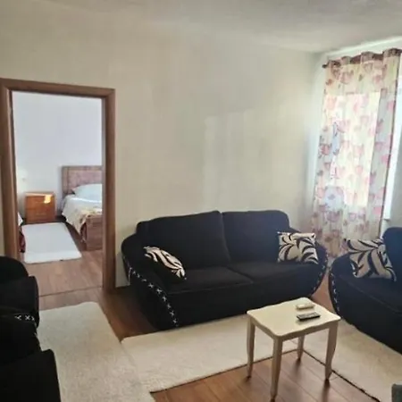 Borbardha Dhe 7 Xhuxhat