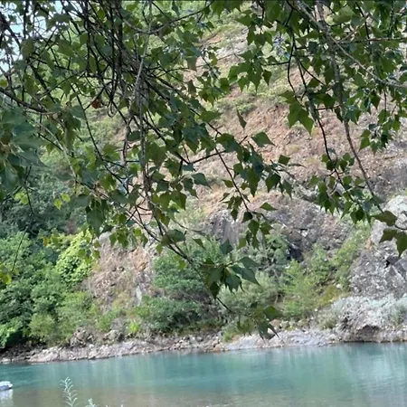 아파트 Borbardha Dhe 7 Xhuxhat *