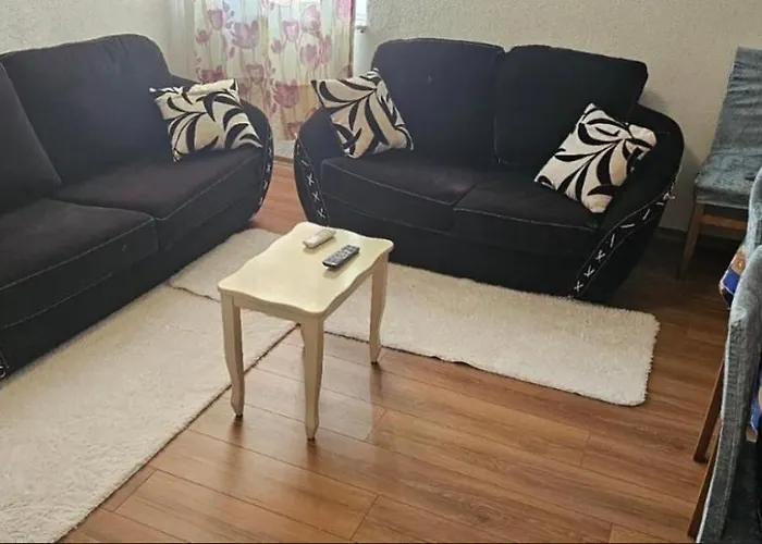 Apartment Borbardha Dhe 7 Xhuxhat *