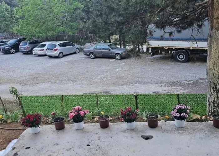 Apartment Borbardha Dhe 7 Xhuxhat
