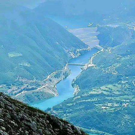 Apartment Borbardha Dhe 7 Xhuxhat