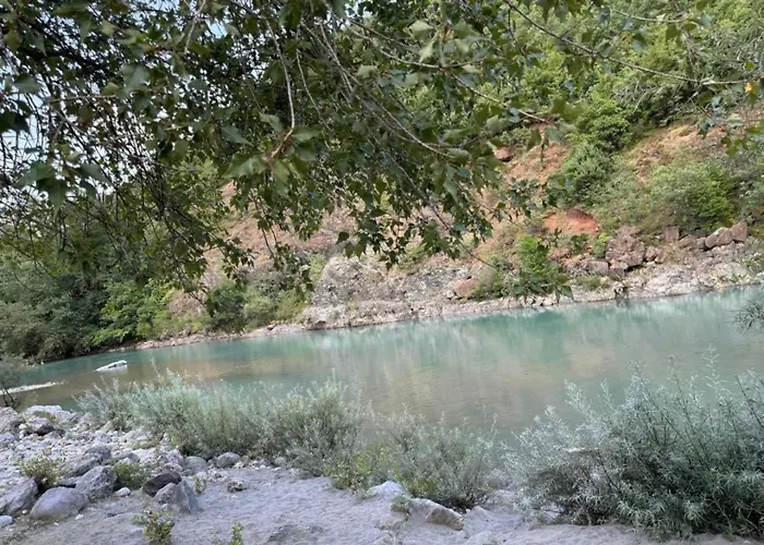 Borbardha Dhe 7 Xhuxhat *