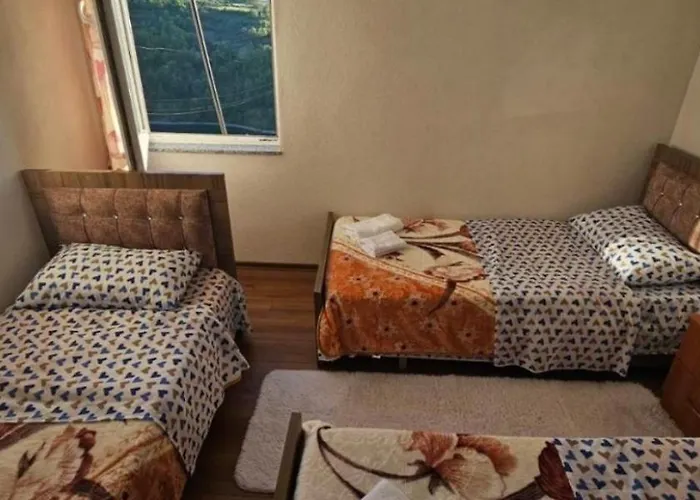 Borbardha Dhe 7 Xhuxhat Apartamento