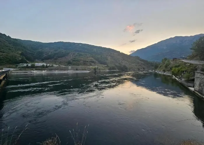 Borbardha Dhe 7 Xhuxhat * Tropoje